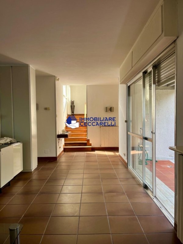appartamento in vendita a Massa in zona Marina dei Ronchi