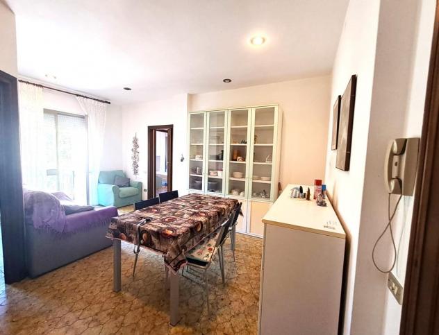 appartamento in vendita a Massa in zona Marina dei Ronchi