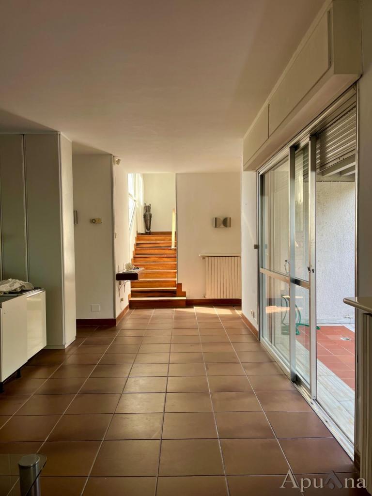 appartamento in vendita a Massa in zona Marina dei Ronchi