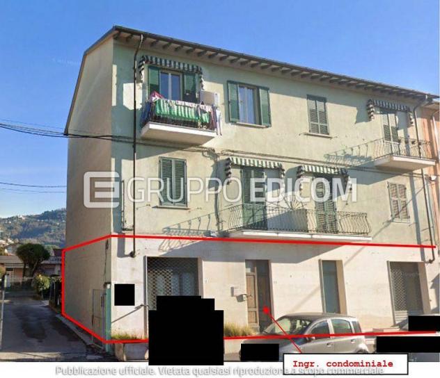 negozio in vendita a Massa