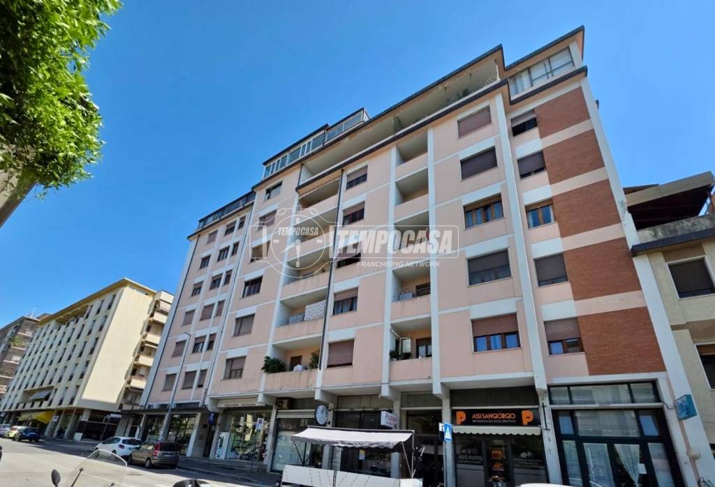 appartamento in vendita a Massa in zona Centro Storico