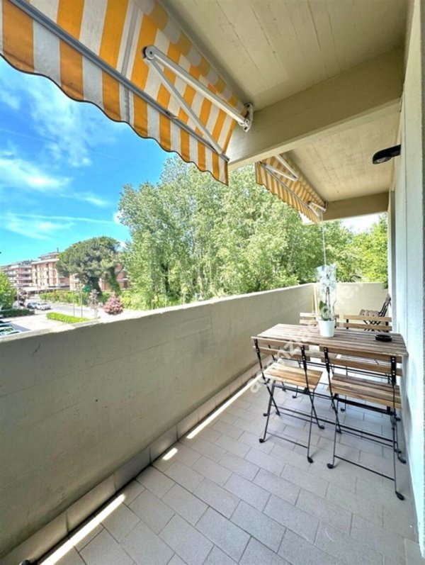 appartamento in vendita a Massa in zona Marina dei Ronchi