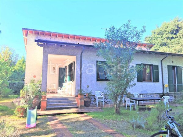 casa indipendente in vendita a Massa