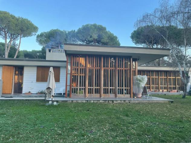 casa indipendente in vendita a Massa in zona Poveromo