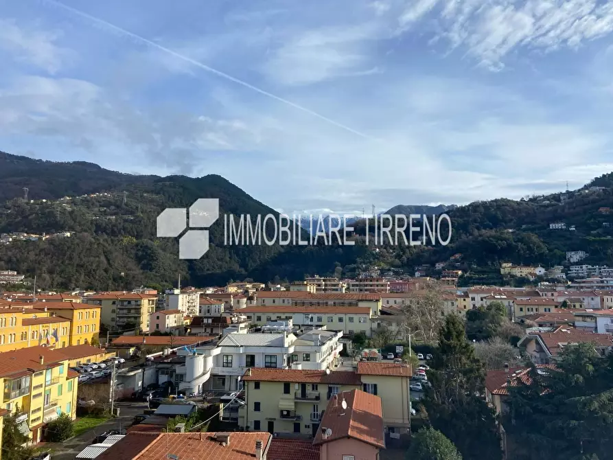appartamento in vendita a Massa in zona Marina di Massa