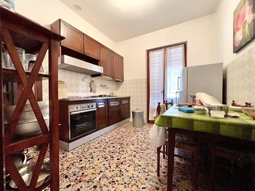 casa indipendente in vendita a Massa