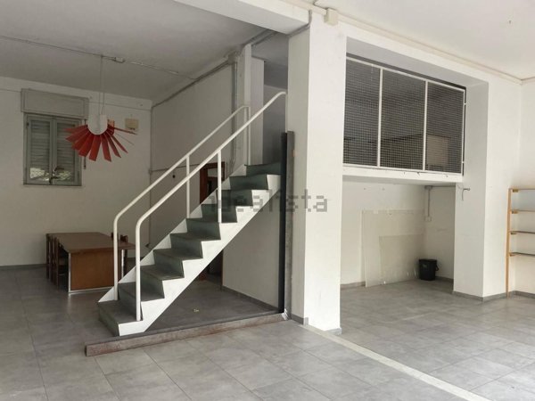 locale di sgombero in vendita a Massa in zona Centro Storico