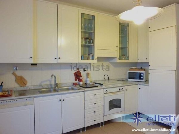 appartamento in vendita a Massa in zona Romagnano