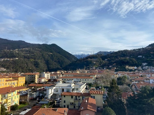 appartamento in vendita a Massa in zona Centro Storico