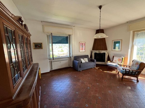 appartamento in vendita a Massa in zona Centro Storico