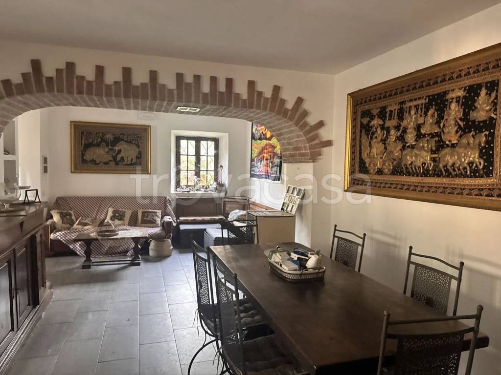 casa indipendente in vendita a Massa in zona Antona