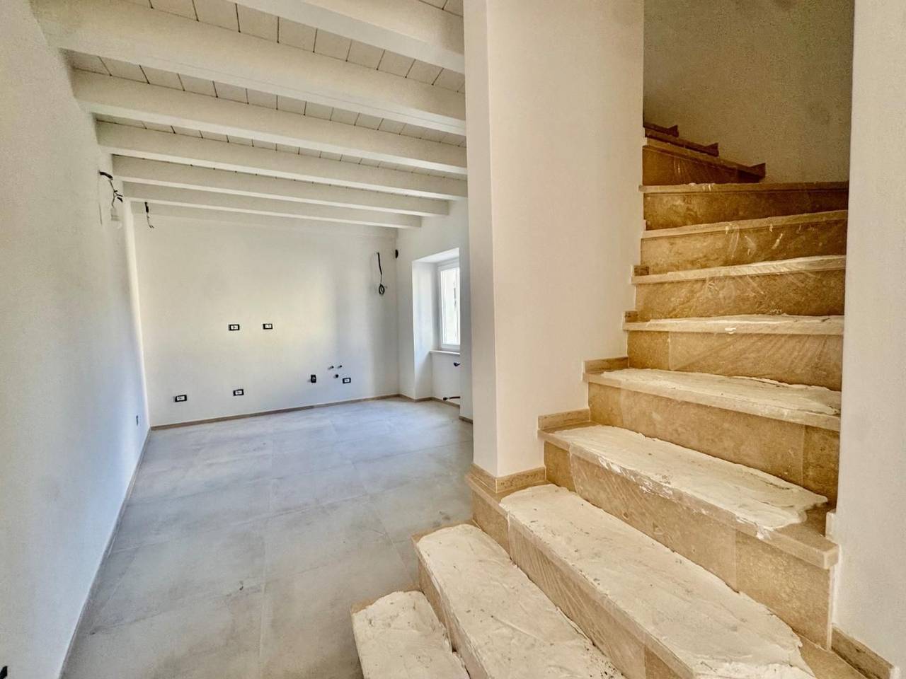 casa indipendente in vendita a Massa in zona Centro Storico