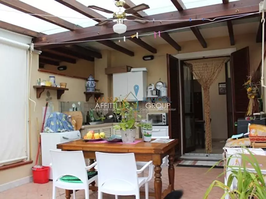 casa indipendente in vendita a Massa