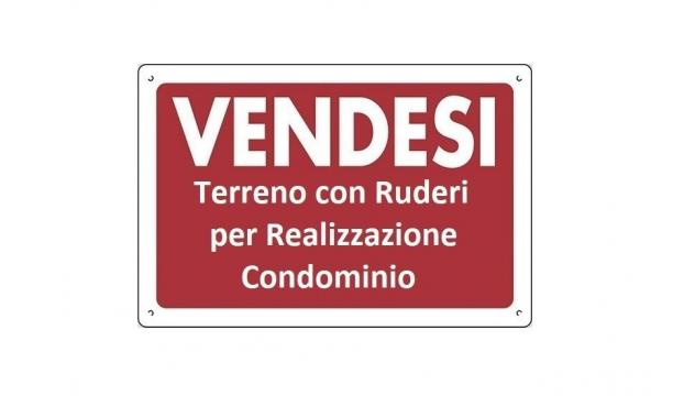 negozio in vendita a Massa in zona Centro Storico