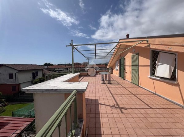 appartamento in vendita a Massa in zona Quercioli