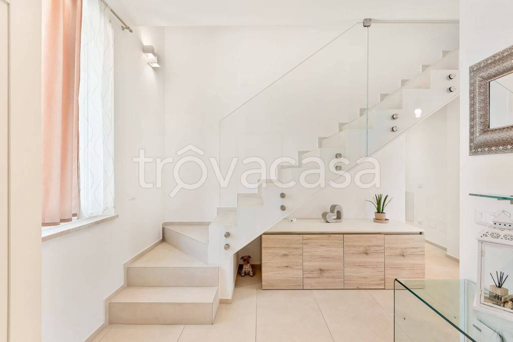 casa indipendente in vendita a Massa in zona Marina di Massa