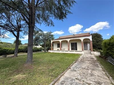 casa indipendente in vendita a Massa