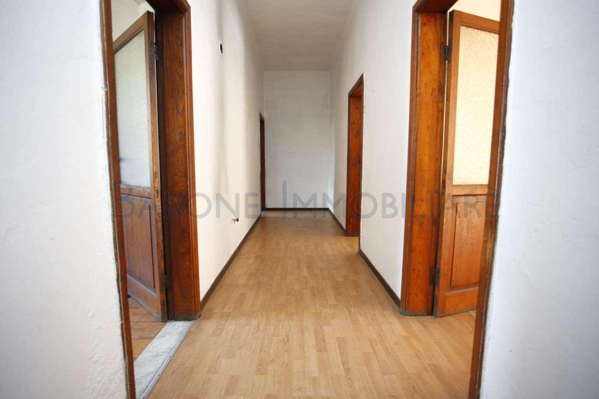 appartamento in vendita a Massa in zona Centro Storico