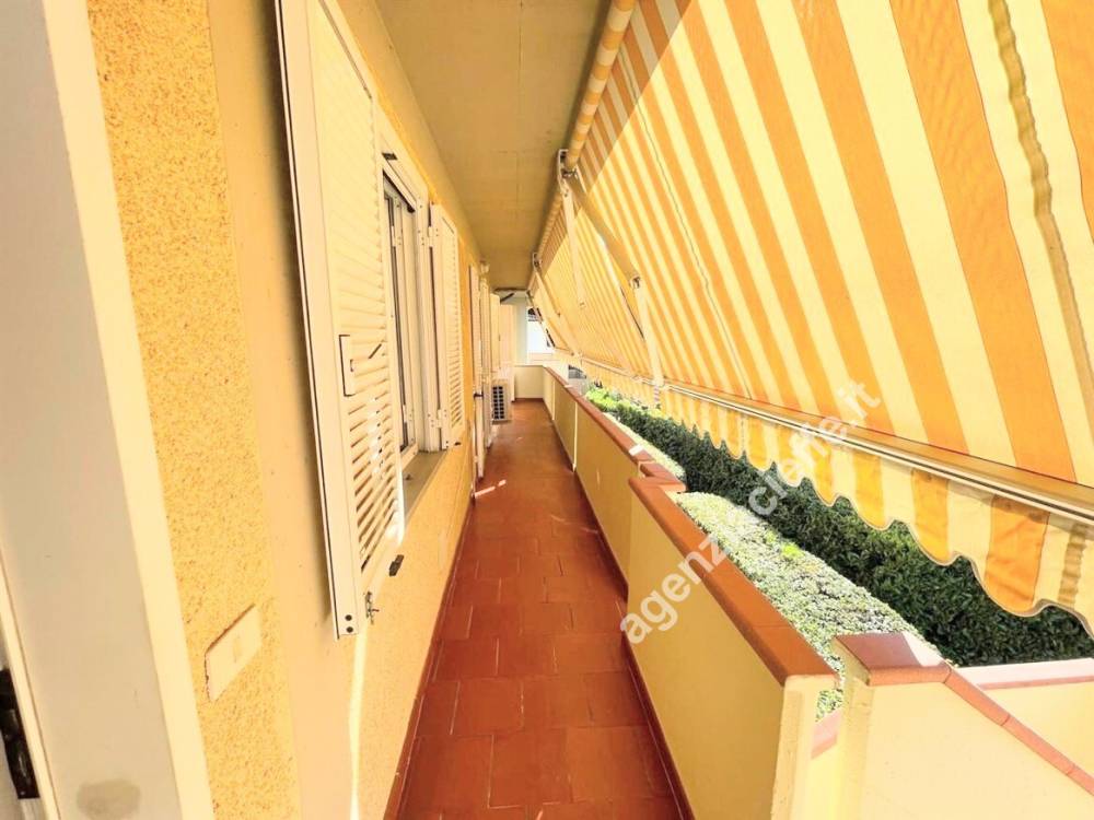 appartamento in vendita a Massa in zona Marina dei Ronchi