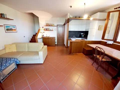 casa indipendente in vendita a Massa