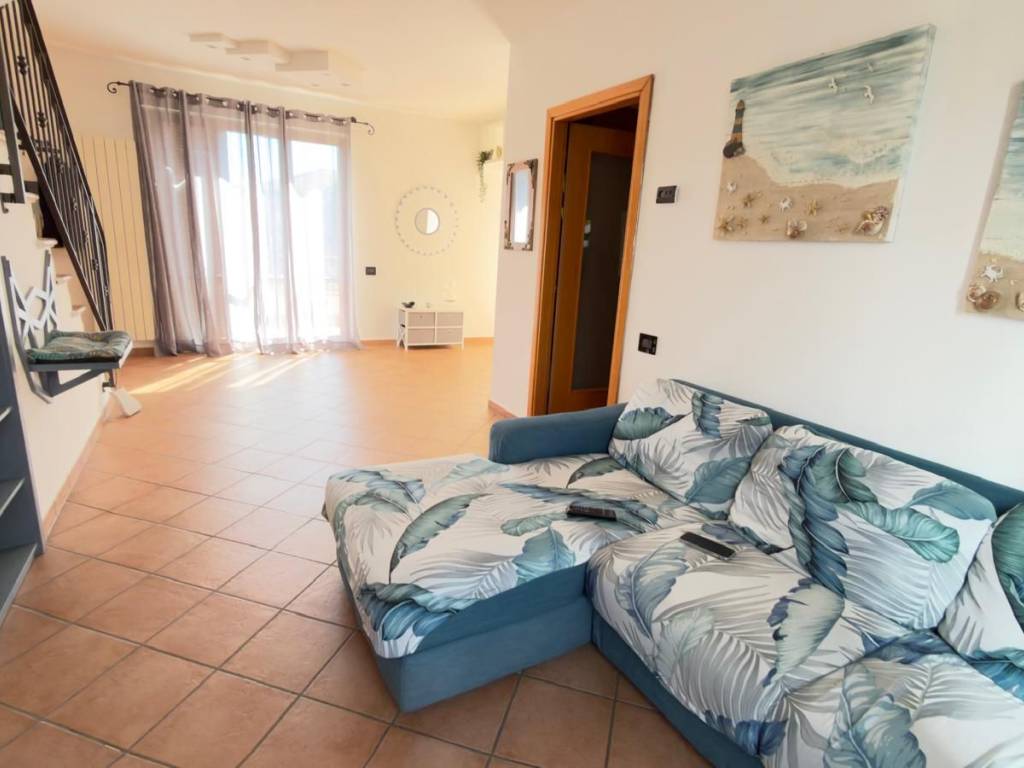 appartamento in vendita a Massa in zona Marina di Massa