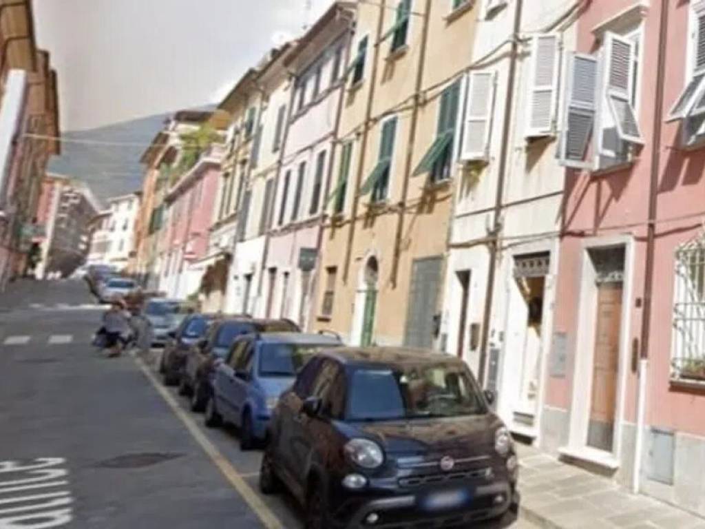 negozio in vendita a Massa in zona Centro Storico
