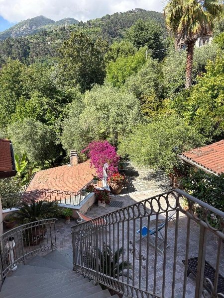 appartamento in vendita a Massa in zona Centro Storico