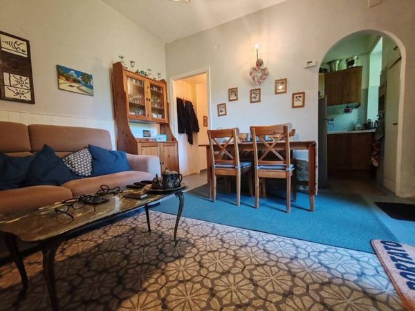 casa indipendente in vendita a Massa in zona Pariana