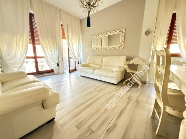 appartamento in vendita a Massa in zona Marina dei Ronchi