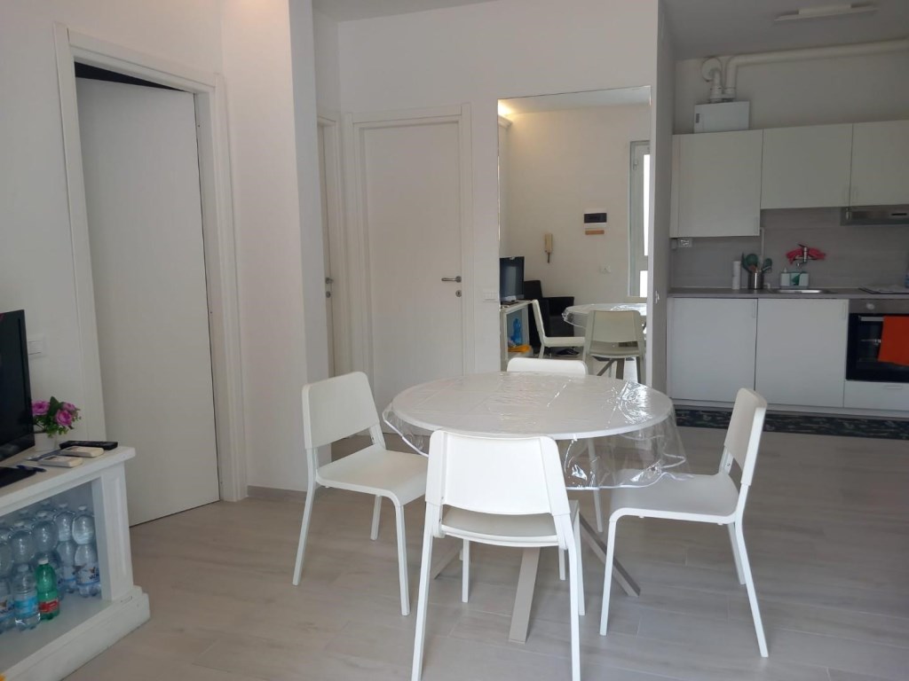appartamento in vendita a Massa in zona Marina dei Ronchi