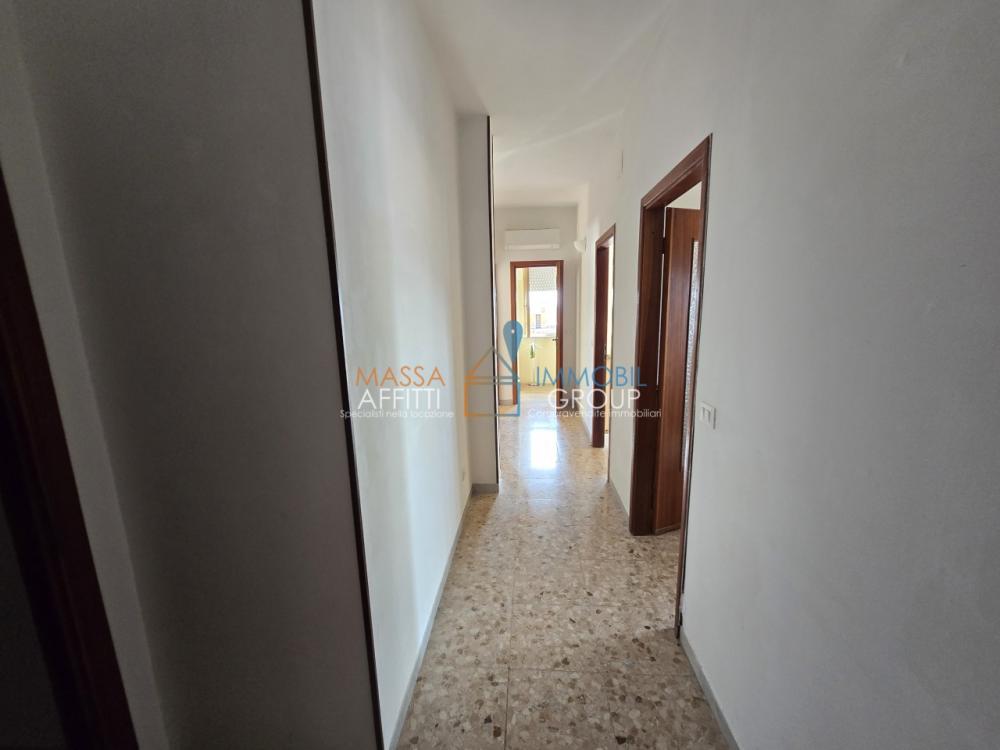 appartamento in vendita a Massa in zona Centro Storico