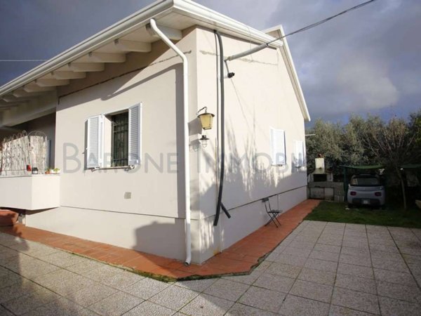 casa indipendente in vendita a Massa in zona Romagnano