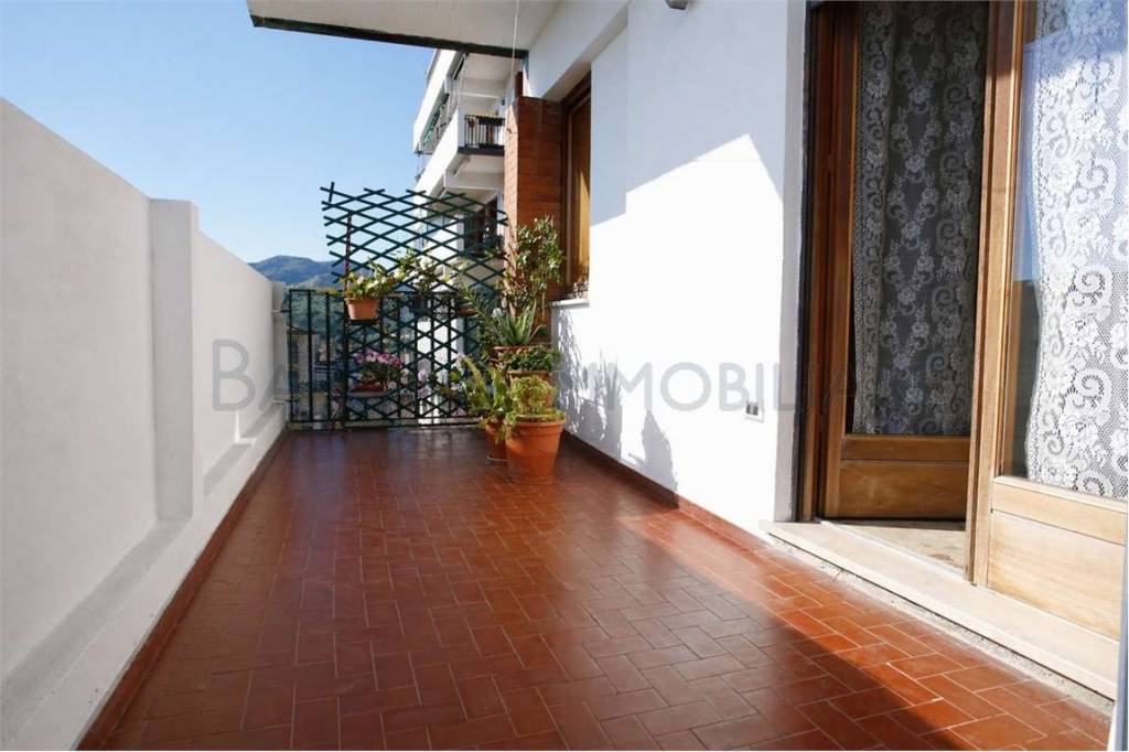 appartamento in vendita a Massa in zona Centro Storico
