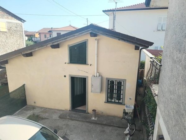 appartamento in vendita a Massa in zona Marina di Massa