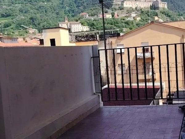 appartamento in vendita a Massa in zona Centro Storico