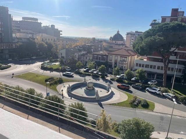 appartamento in vendita a Massa in zona Centro Storico