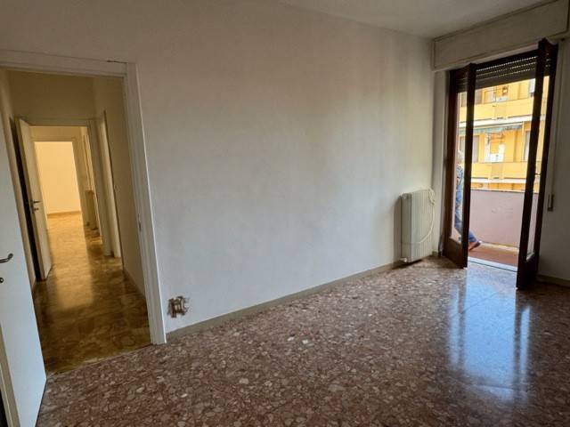 appartamento in vendita a Massa in zona Centro Storico
