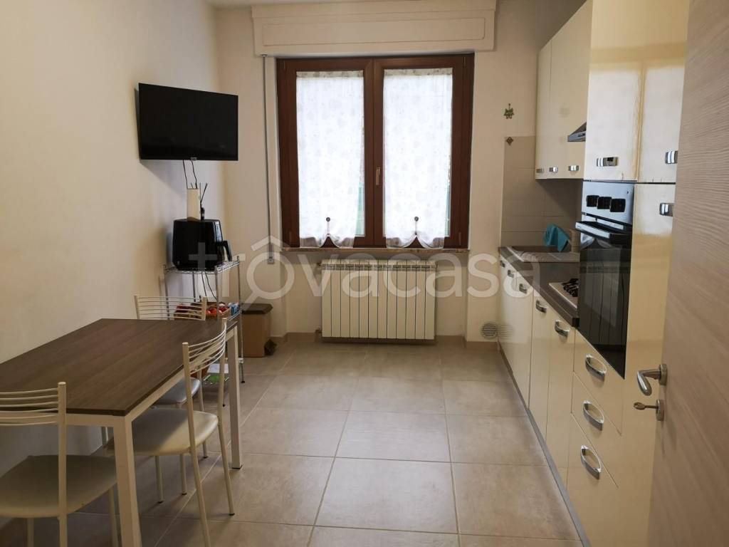 appartamento in vendita a Massa in zona Marina di Massa