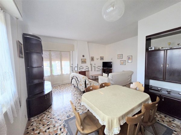 appartamento in vendita a Massa in zona Marina di Massa