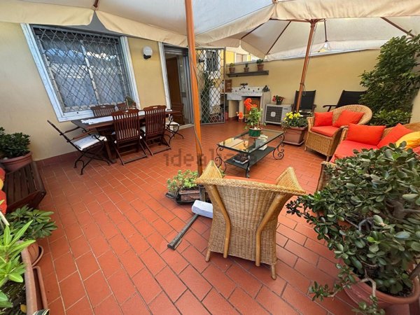 appartamento in vendita a Massa in zona Marina di Massa