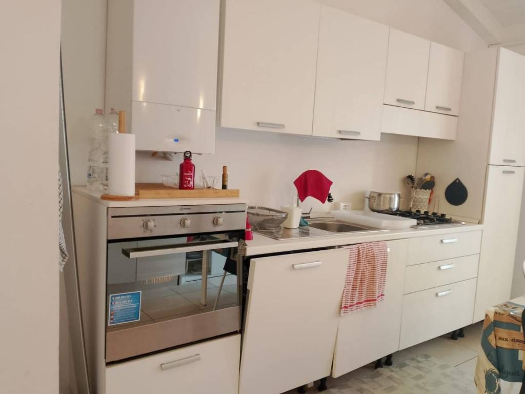 appartamento in vendita a Massa in zona Marina di Massa