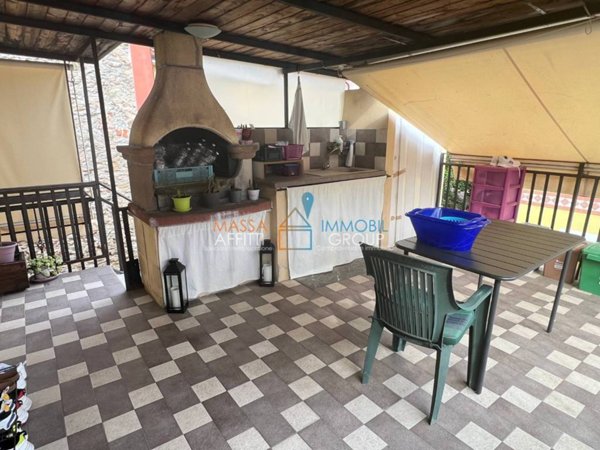 casa semindipendente in vendita a Massa in zona Borgo del Ponte