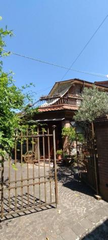 casa indipendente in vendita a Massa