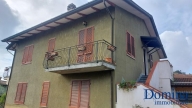 casa indipendente in vendita a Massa