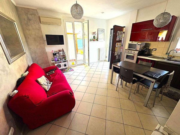 casa indipendente in vendita a Massa in zona Quercioli