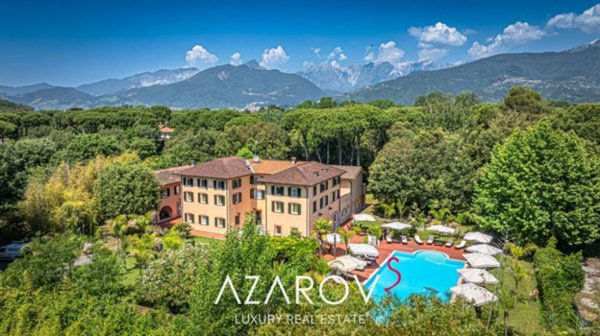 casa indipendente in vendita a Massa in zona Marina di Massa