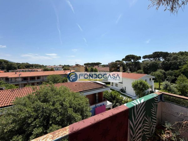 appartamento in vendita a Massa in zona Marina di Massa