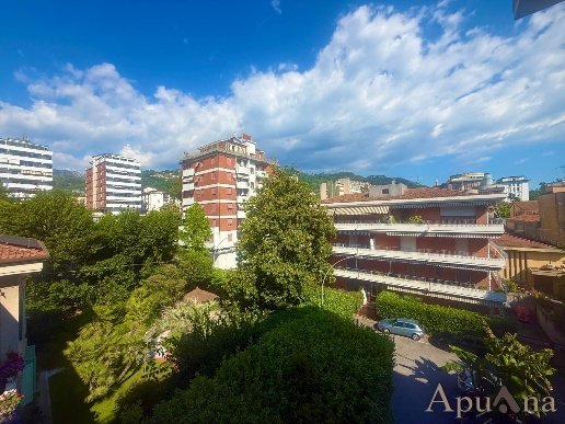 appartamento in vendita a Massa in zona Centro Storico