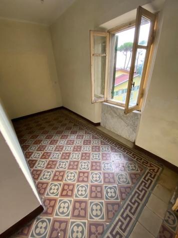 appartamento in vendita a Massa in zona Castagnola