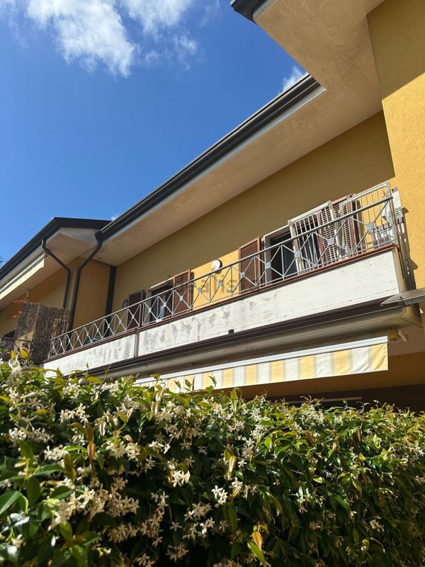 appartamento in vendita a Massa in zona Marina di Massa